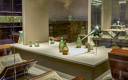 Exposition Le Verre, Un Moyen Âge Inventif au Musée de Cluny à Paris