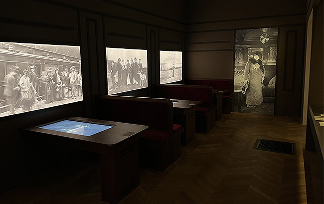 Exposition "Sarah Bernhardt - Et la femme créa la star" au Petit Palais à Paris
