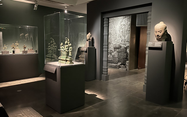 Exposition temporaire "Bronzes royaux d'Angkor" au Musée Guimet à Paris