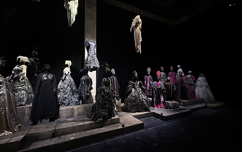 xposition temporaire "Christian Lacroix, en scène" au Centre National du Costume et de la Scène à Moulins