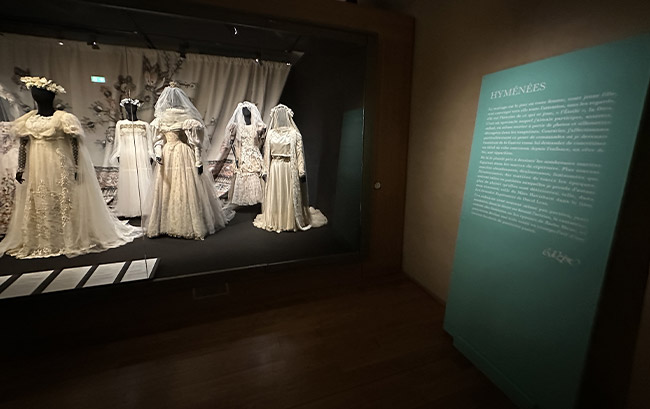 xposition temporaire "Christian Lacroix, en scène" au Centre National du Costume et de la Scène à Moulins