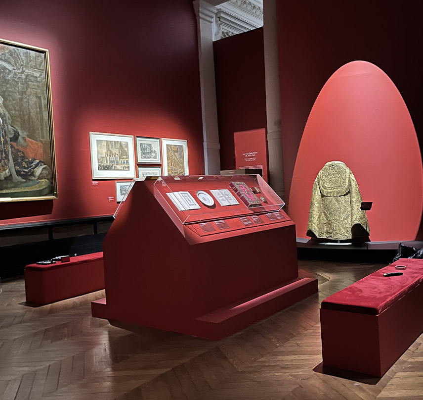 Exposition temporaire "Le dernier sacre" à la Galerie des Gobelins à Paris