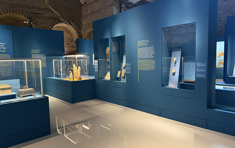 Exposition temporaire "Le Moyen Âge du XIXe siècle. Créations et faux dans les arts précieux" au Musée de Cluny à Paris Exposition temporaire "Le Moyen Âge du XIXe siècle. Créations et faux dans les arts précieux" au Musée de Cluny à Paris