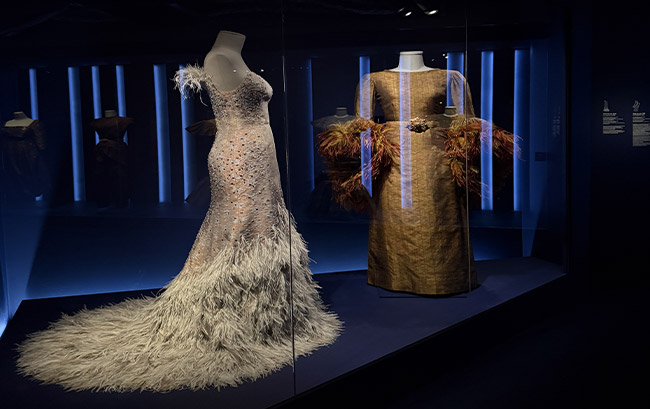 Exposition temporaire "La mode en majesté - Haute couture et tradition à la cour de Thaïlande" au Musée des Arts Décoratifs à Paris Exposition temporaire "La mode en majesté - Haute couture et tradition à la cour de Thaïlande" au Musée des Arts Décoratifs à Paris